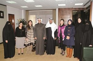 احمد المليفي والمستشار عادل الهويدي يتوسطان الموثقين الجدد﻿