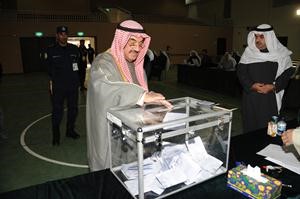 سمو الشيخ ناصر المحمد يدلي بصوته