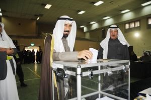 الشيخ علي الجابر يدلي بصوته