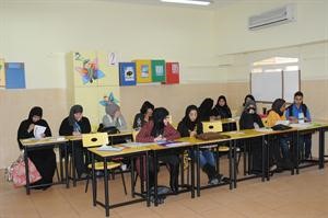 مندوبات المرشحين يتابعن العملية الانتخابية
