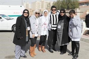 صفاء الهاشم تتوسط مؤيداتها