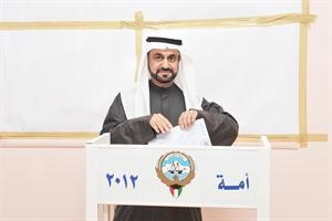 وزير الاشغال والبلدية د فاضل صفر يدلي بصوته
