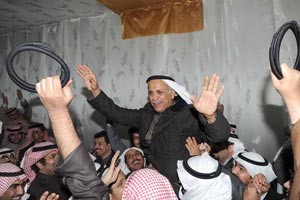 ابناء الدائرة يشاركون الخليفة فرحة الفوز