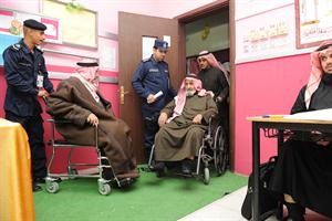 حرص على المشاركة من جانب كبار السن
