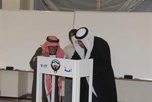 مساعدة كبار السن في اختيار من يمثلهم
