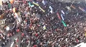 صورة بثها ناشطون على الانترنت لمظاهرة مؤيدة لحماة في ادلب 