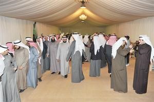جانب من المهنئين في ديوان الكندري