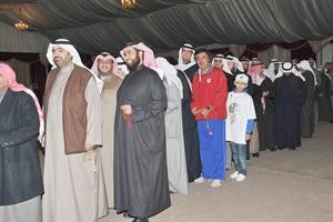 جانب من المهنئين في ديوان الشاهين﻿