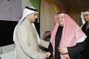 دعادل الفلاح يقدم المباركة للنائب فيصل اليحيى
