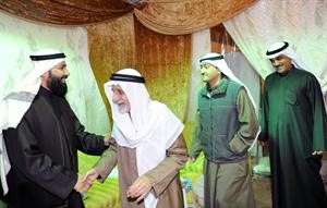 النائب دعلي العمير مستقبلا المهنئين
