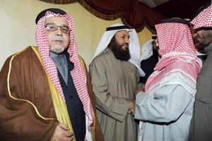 هايف يتلقى التهاني

