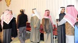 النائب محمد الدلال مستقبلا المهنئين
