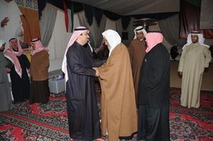 علي الراشد يتلقى التهاني
