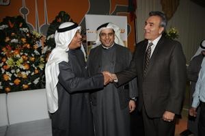 المطر يتلقى التهاني من الزميل ماضي الخميس واحد المهنئين
