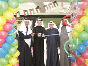 عبدالرحمن العون وجاسم الكندري وماجد الانصاري يفتتحون المهرجان
