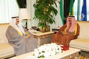 سمو ولي العهد الشيخ نواف الاحمد مستقبلا الشيخ سالم العبدالعزيز