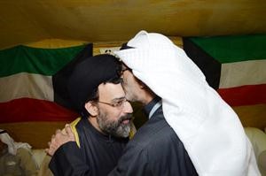 احد المهنئين يبارك للقلاف