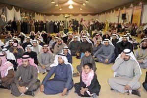 جموع من المهنئين في مقر دجمعان الحربش﻿