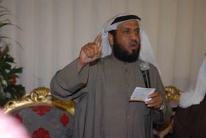 دفلاح الصواغ متحدثا للحضور