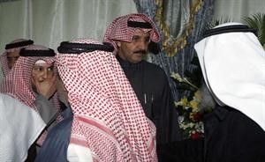 مهنئون 