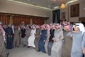 جانب من الاحتفال بفوز النواب العجمان في الخامسة