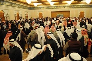 جموع من المهنئين توافدوا الى الريجنسي لتهنئة النائب نبيل الفضل

