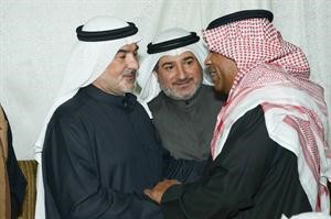 صالح عاشور مستقبلا المهنئين﻿