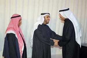 الزميل حسين الرمضان مهنئا محمد الدلال
