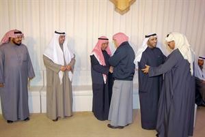 محمد الدلال في استقبال مهنئيه