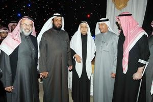 فلاح الصواغ مقدما التهاني الى دحمد المطر
