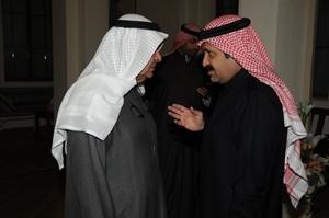الشيخ احمد اليوسف مهنئا الصقر﻿