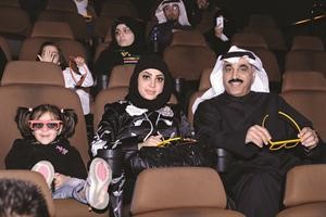الزميل يوسف مصطفى تابع الفيلم﻿