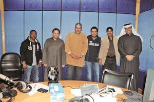 فريق عمل الو فبراير داخل الاستديو	فريال حماد﻿
