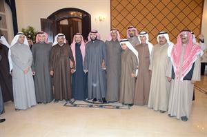 المناور متوسطا عددا من الحضور
