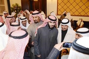 اسامة المناور بين ابناء الدائرة