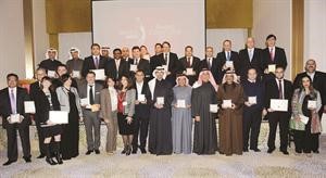 لقطة جماعية للفائزين في استطلاع سيرفس هيرو للعام 2012﻿