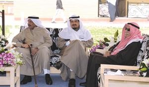 الشيخ احمد العبدالله والشيخ شملان العبدالعزيز 