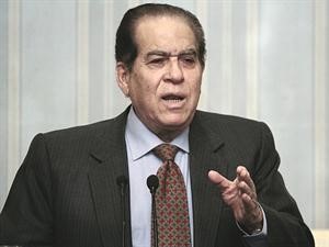 رئيس مجلس الوزراء دكمال الجنزوري في مؤتمره الصحافي امس	افپ﻿