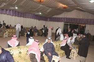 عدد من ابناء الدائرة الثالثة في مقر الروضان﻿