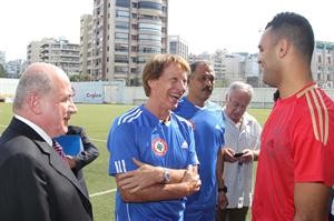 هاشم حيدر وثيو بوكير اثناء احد تدريبات منتخب لبنان

