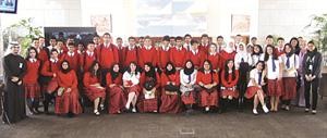 لقطة جماعية لطلبة المدرسة الانجليزية﻿