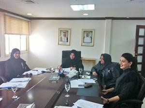 تماضر السديراوي خلال ترؤسها الاجتماع