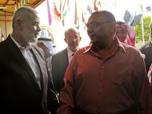 حديث باسم بين اسماعيل هنية والزميل اسامة دياب﻿