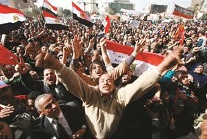 وجانب اخر من المظاهرات ضد حكم العسكر