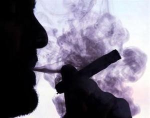 ازدياد نسبة المدخنين بعد عام من قانون حظر التدخين بالأماكن العامة في إسبانيا