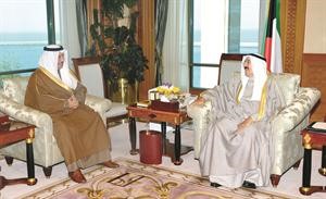 صاحب السمو الامير الشيخ صباح الاحمد مستقبلا سمو رئيس الوزراء الشيخ جابر المبارك
