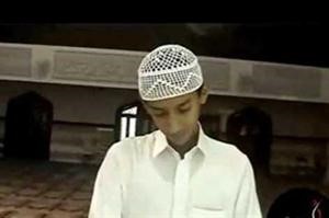 كاشغري وعمره 17 عاما