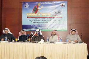 رئيس اتحاد الطاولة محمد المعتوق يتحدث خلال المؤتمر الصحافي