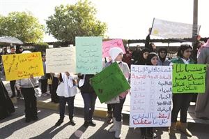 طلبة في انتظار حلول لمستقبلهم المجهول قاسم باشا