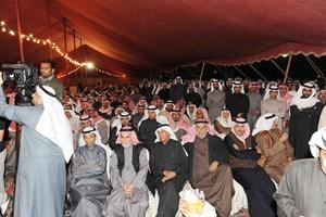 الحضور اثناء ندوة خلف دميثير